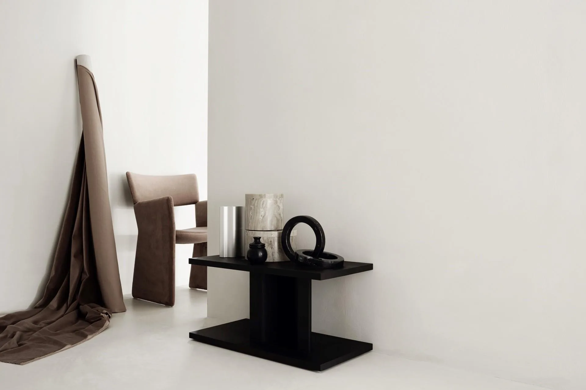 Massproductions BIT table, black oak - Image 4