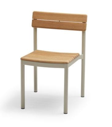 Fritz Hansen PELAGUS -tuoli, kermanvalkoinen/tiikki