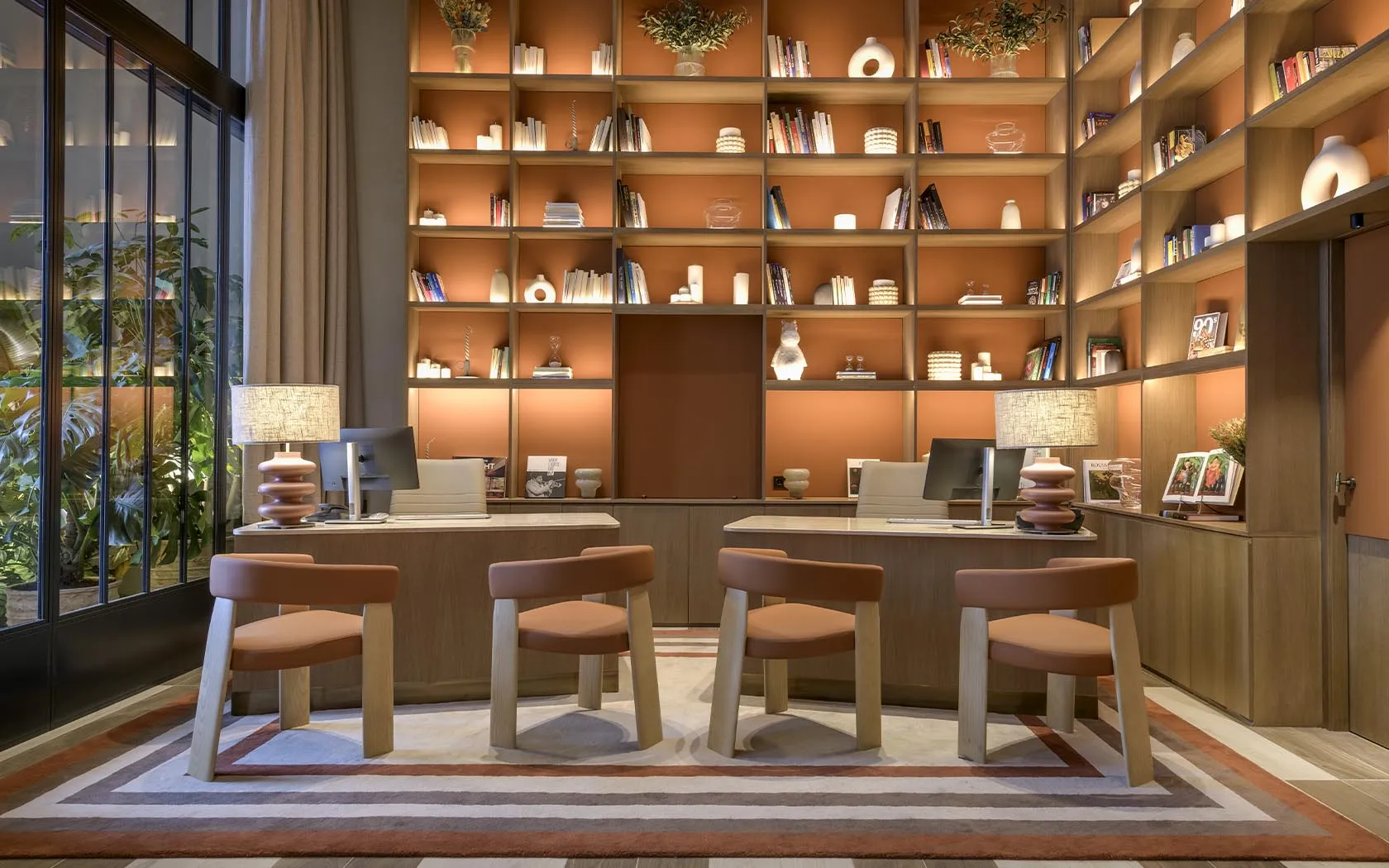 Andreu World ORU -käsinojallinen tuoli SO2271 - Image 6
