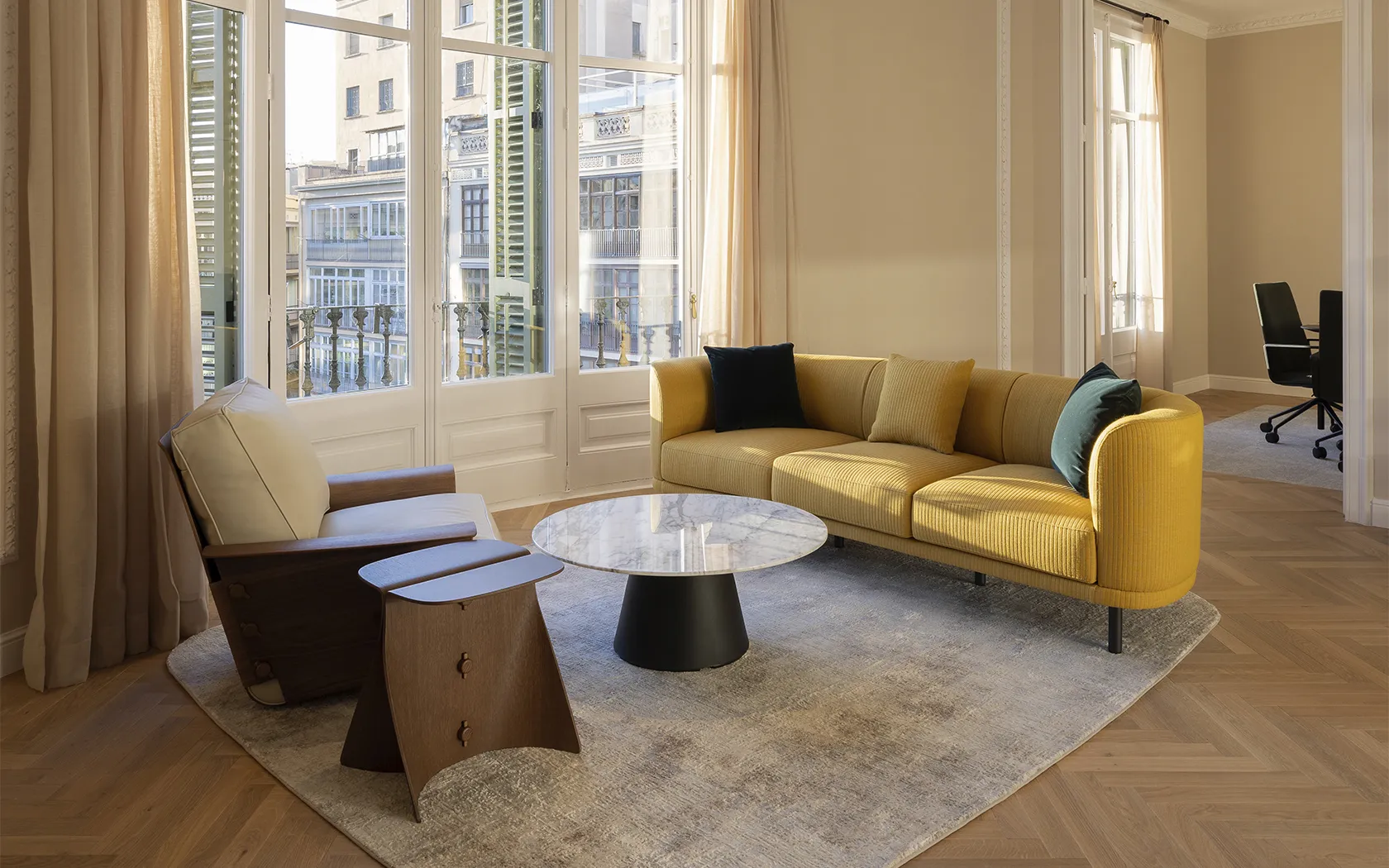 Andreu World SIR 4-seater sofa - Image 2
