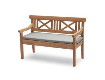 Fritz Hansen DRACHMANN -penkki tyynyllä 129 cm, harmaa