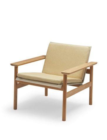 Fritz Hansen PELAGUS -lounge chair with cushion, sand/teak/yellow