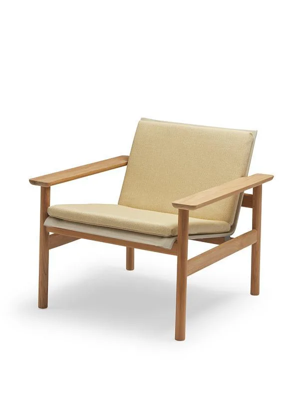 Fritz Hansen PELAGUS -lounge chair with cushion, sand/teak/yellow
