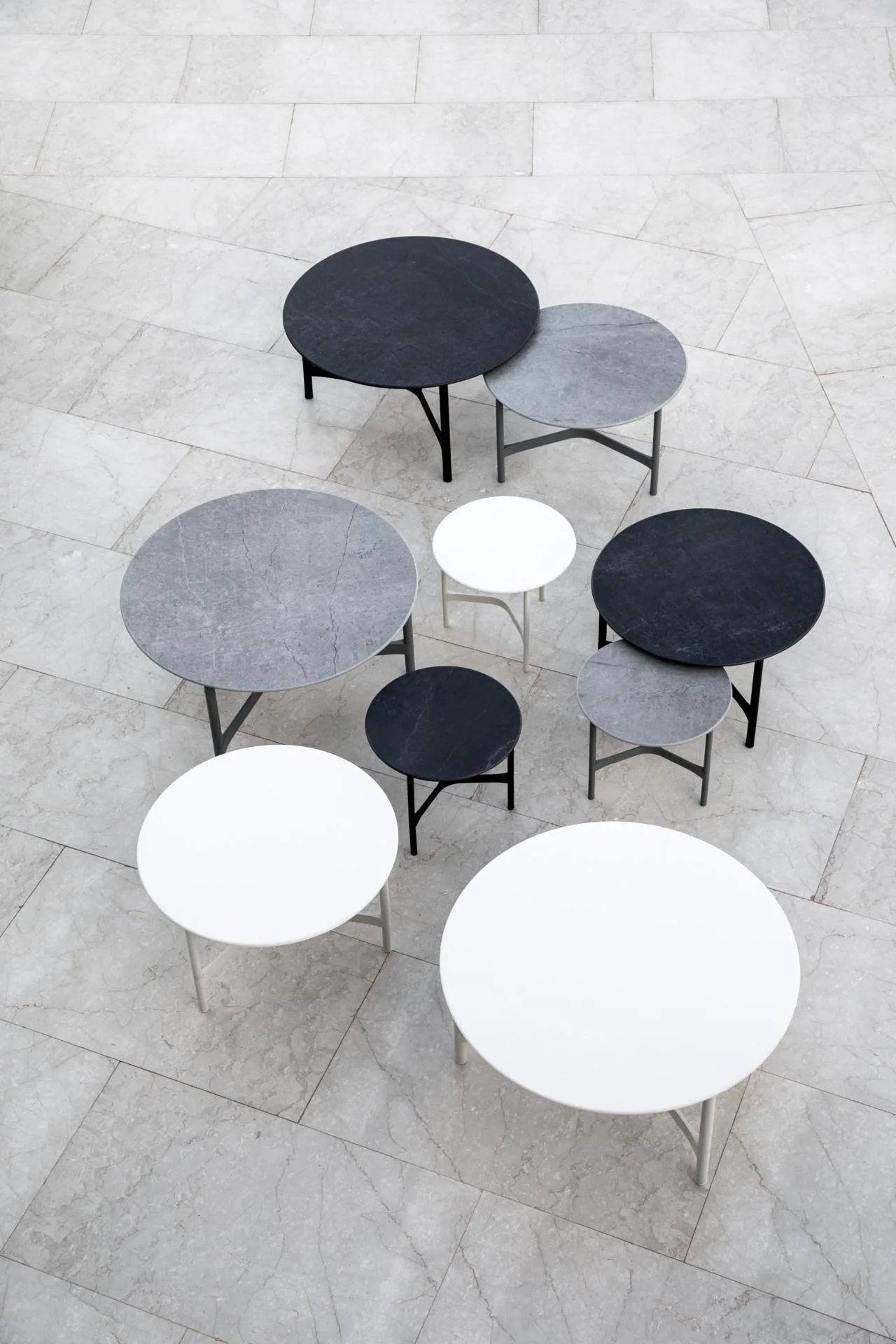 Cane-line TWIST -coffee table Ø 45 cm, light grey / grey - Image 2