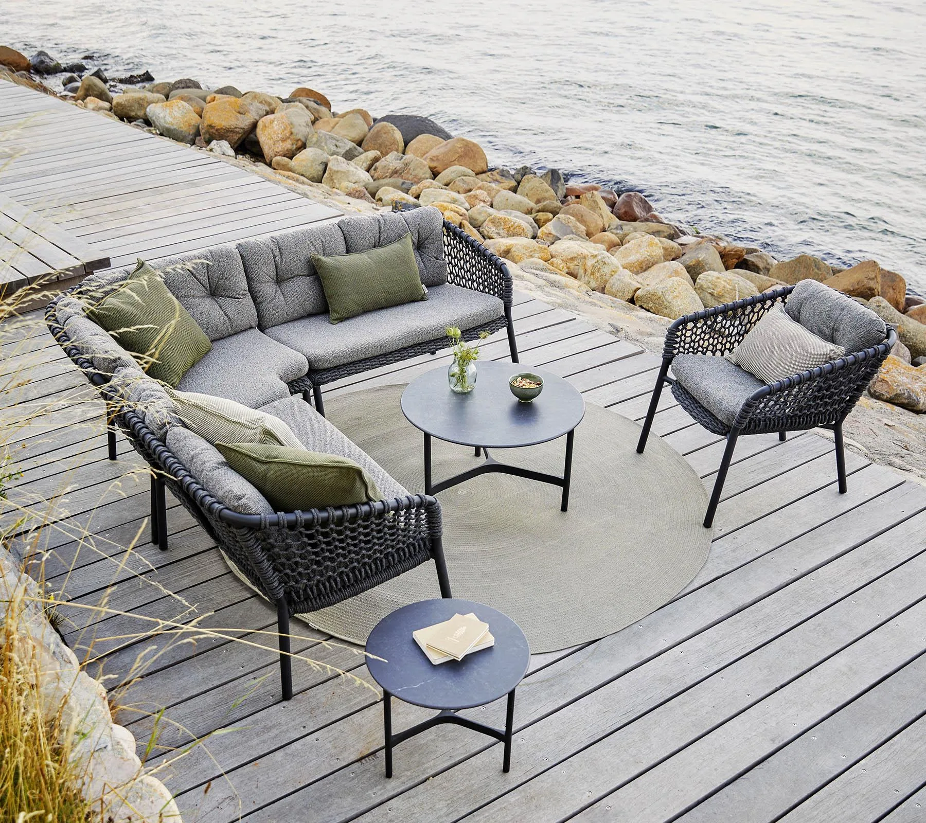 Cane-line OCEAN -armchair with cushions, dark grey - Image 2