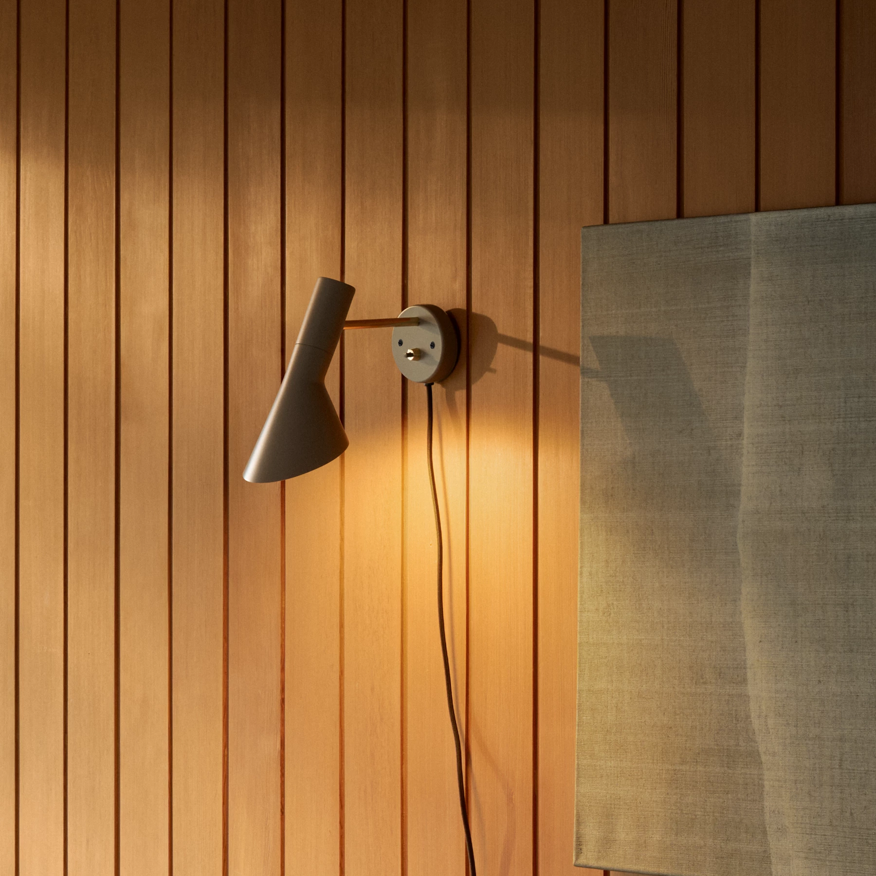 Louis Poulsen AJ wall lamp - Image 2