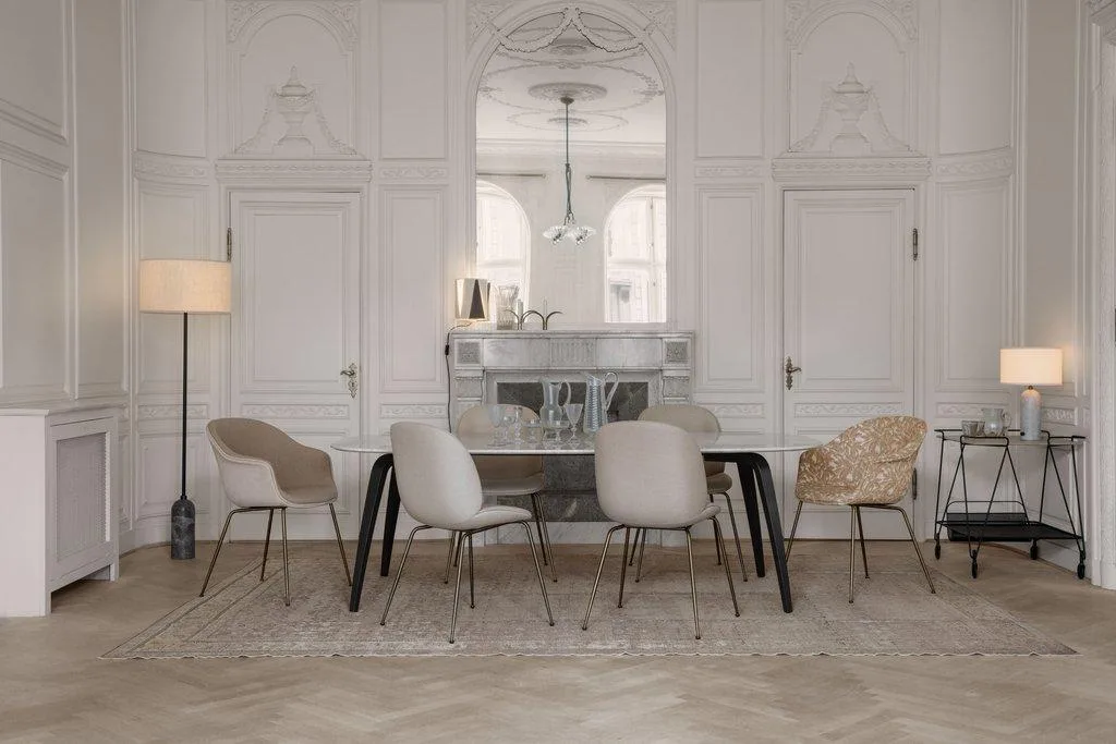 GUBI BAT dining chair, un-upholstered, beige/black - Image 3