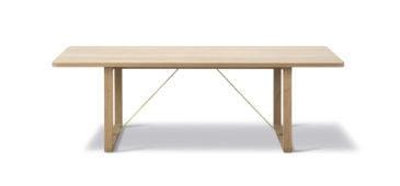 Fredericia BM67 -sohvapöytä, 140x55cm, saippuoitu tammi/messinki