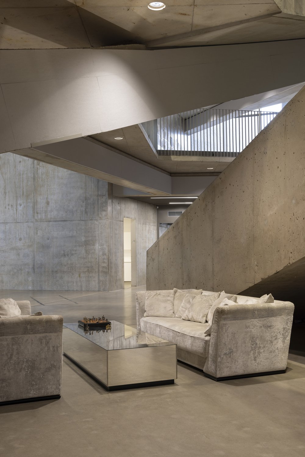 Fleming Collection BORGHESE 220 sofa - Image 6