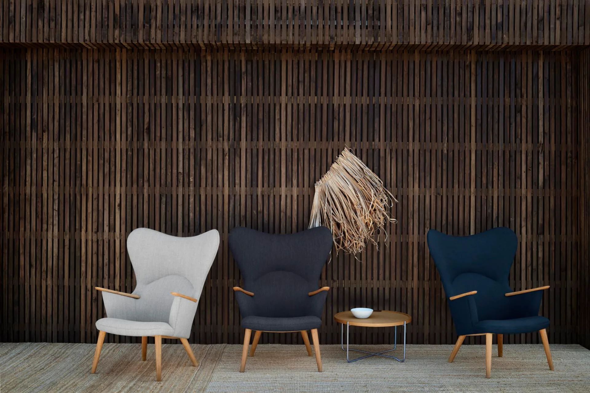 Carl Hansen CH78 MAMA BEAR armchair, dark blue / oiled oak - Image 4