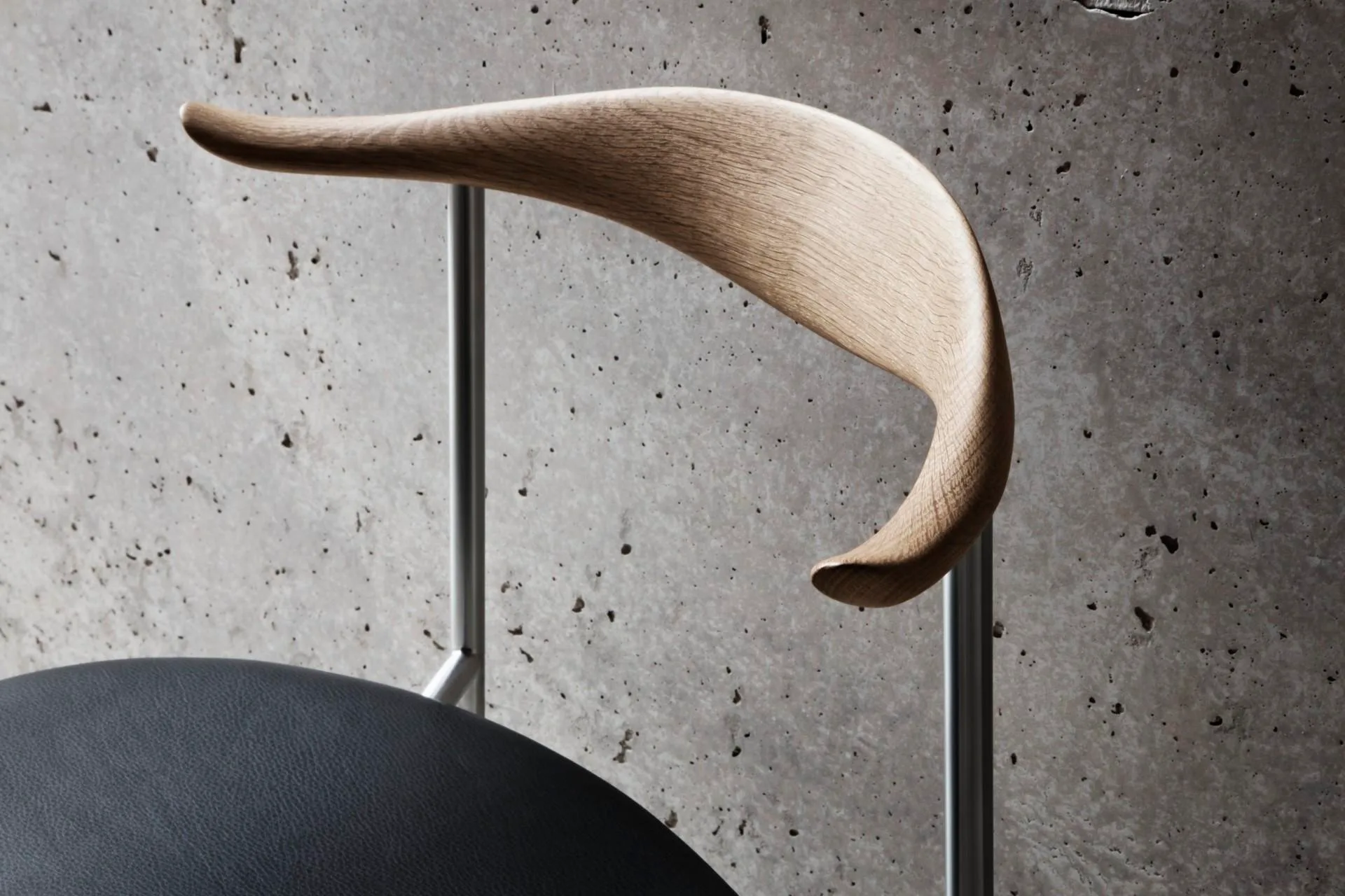 Carl Hansen CH88P -tuoli, öljytty tammi/musta nahka - Image 2