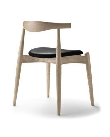 Carl Hansen CH20 -tuoli, valkoöljytty tammi/musta nahka