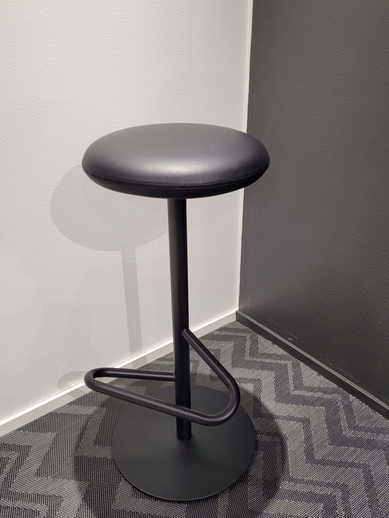 Massproductions ODETTE-baarituoli (4kpl jäljellä), outlet - Image 3