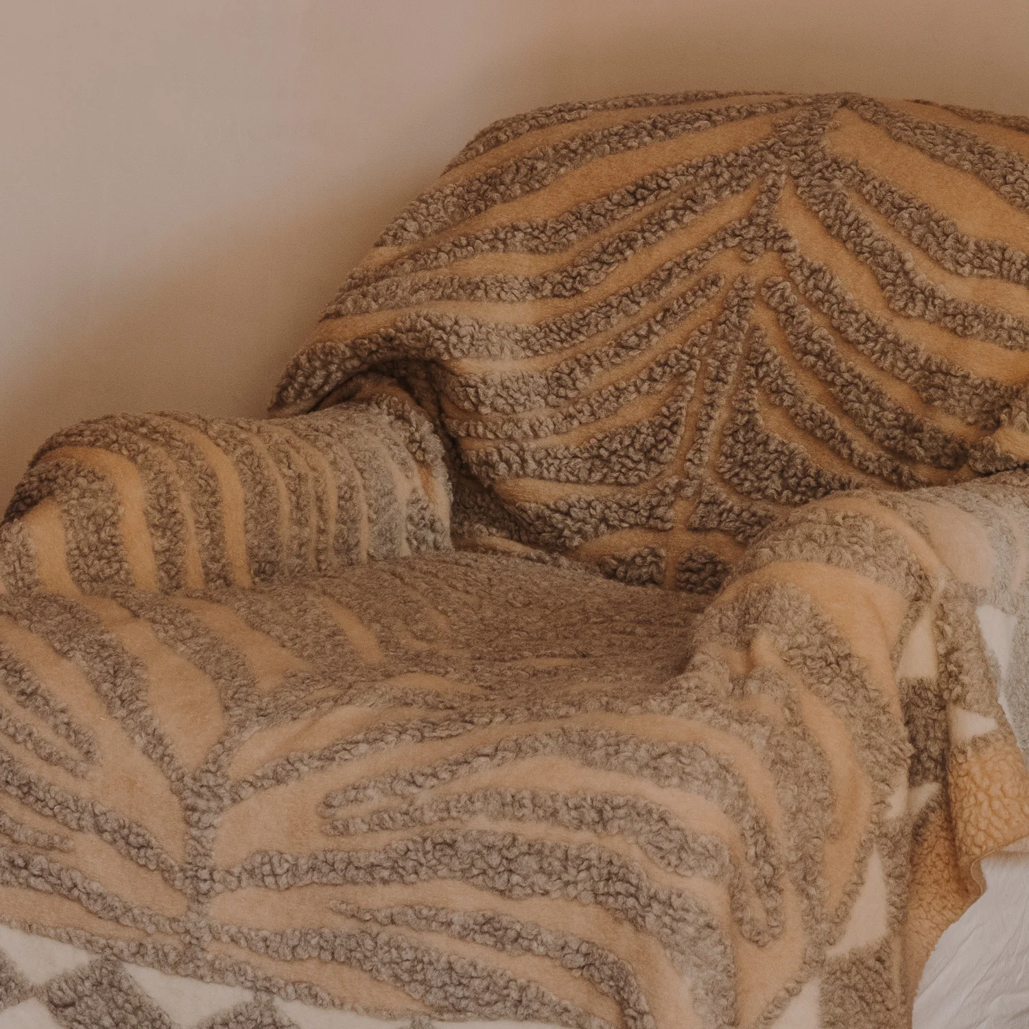 Dusty Deco WILDCAT throw - Image 4