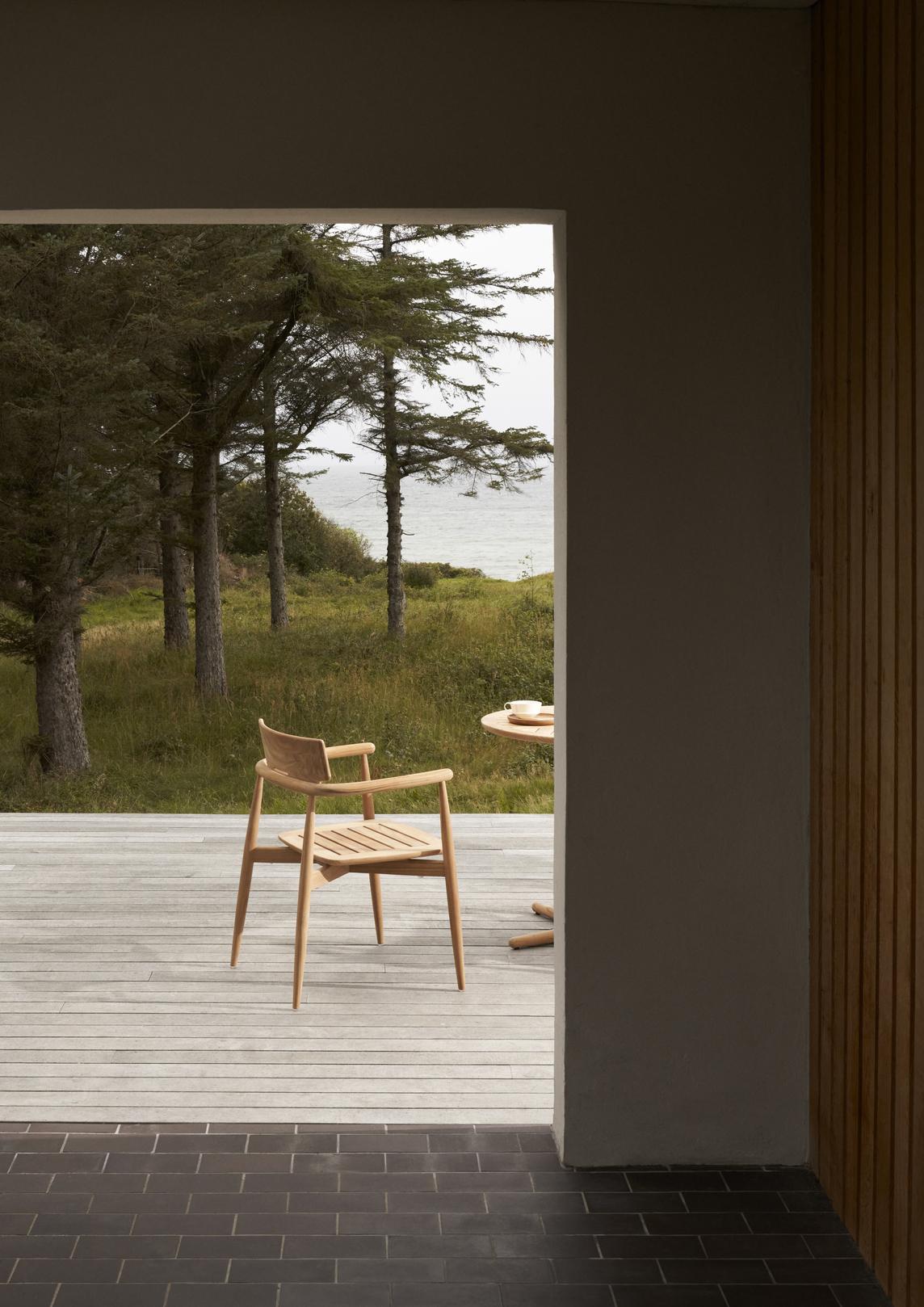 Carl Hansen E008 EMBRACE -tuoli - Image 2