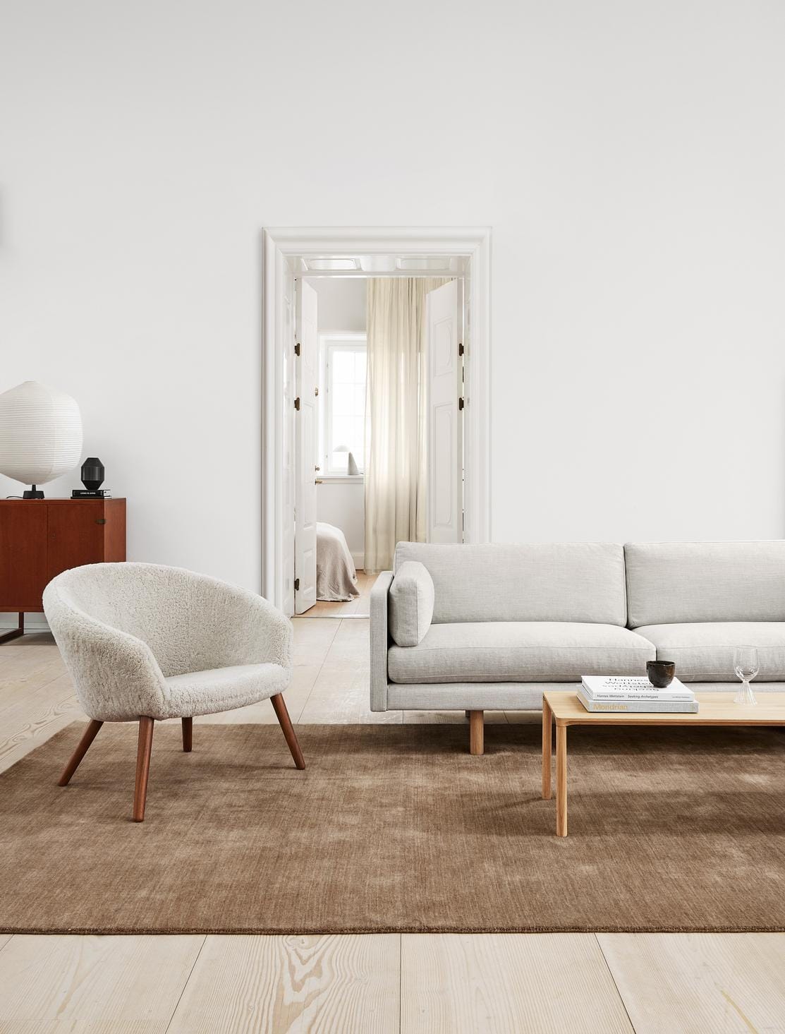 Fredericia DITZEL Lounge chair, moonlight sheepskin/lacquered oak - Image 6