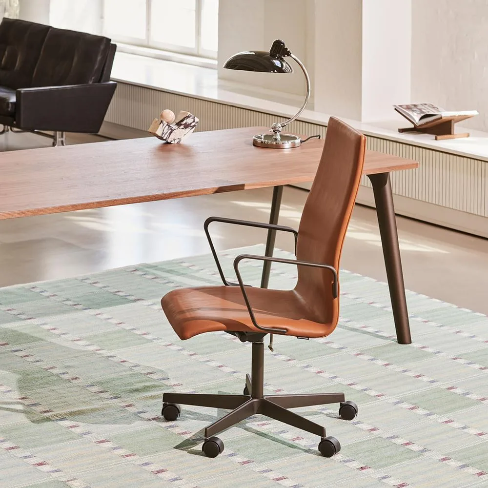 Fritz Hansen OXFORD -chair, medium back - Image 3