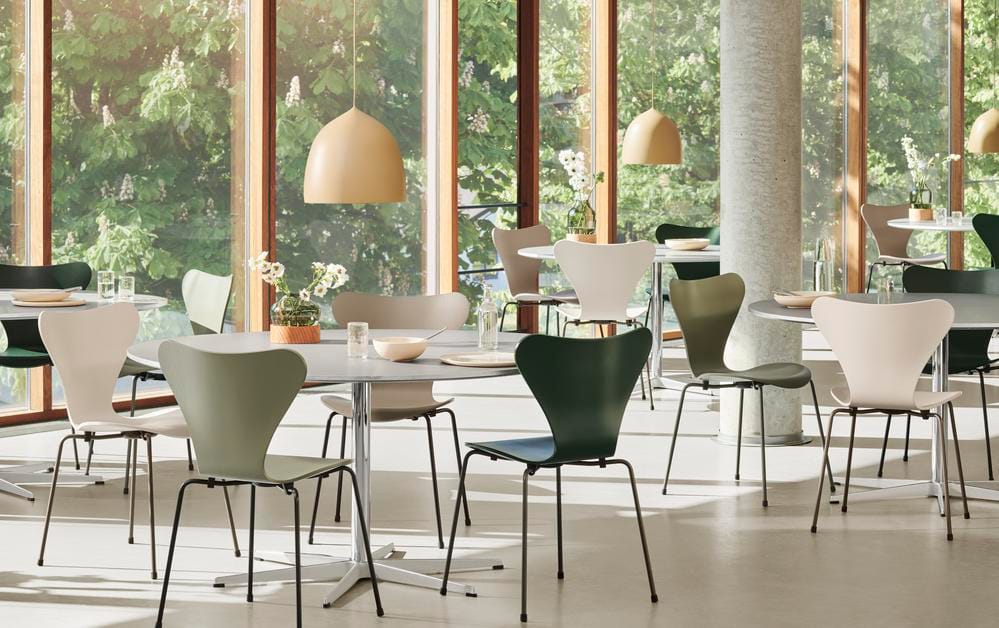 Fritz Hansen SERIES 7 -tuoli, musta kuultomaalattu saarni/kromi - Image 2