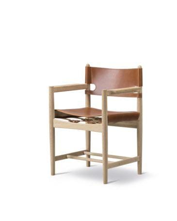 Fredericia THE SPANISH DINING CHAIR, käsinojallinen, saippuoitu tammi/konjakkinahka