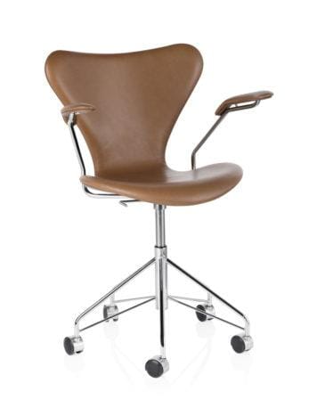 Fritz Hansen SERIES 7 -työtuoli