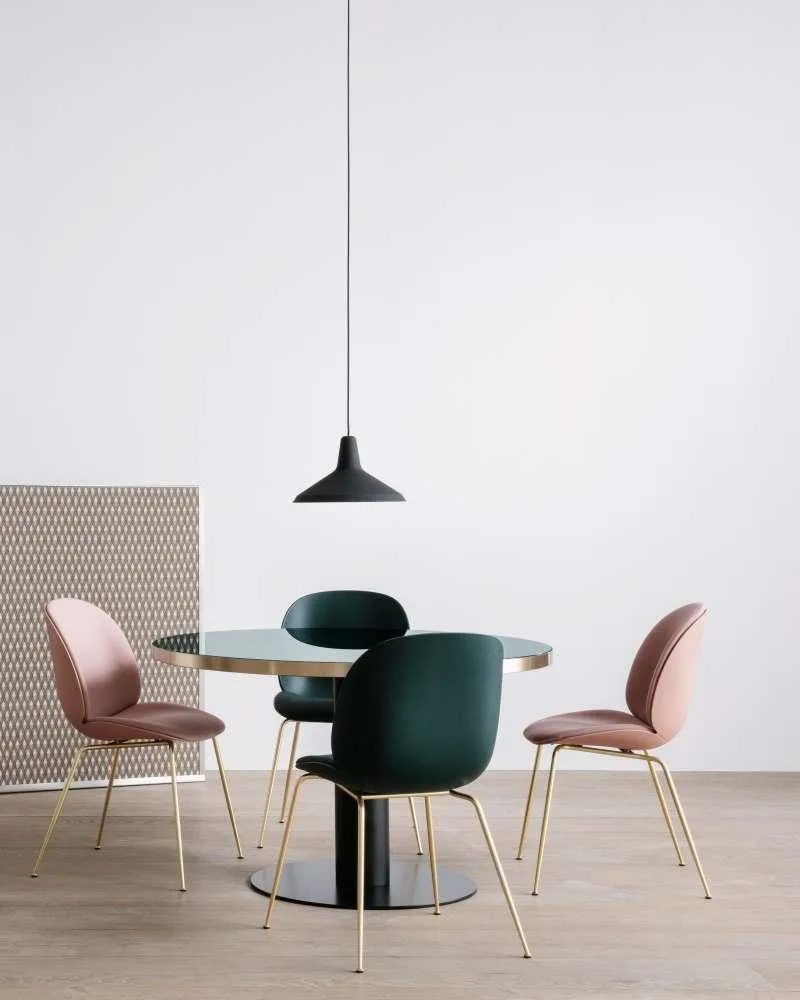 GUBI BEETLE -tuoli, etuosa verhoiltu, puujalat - Image 2