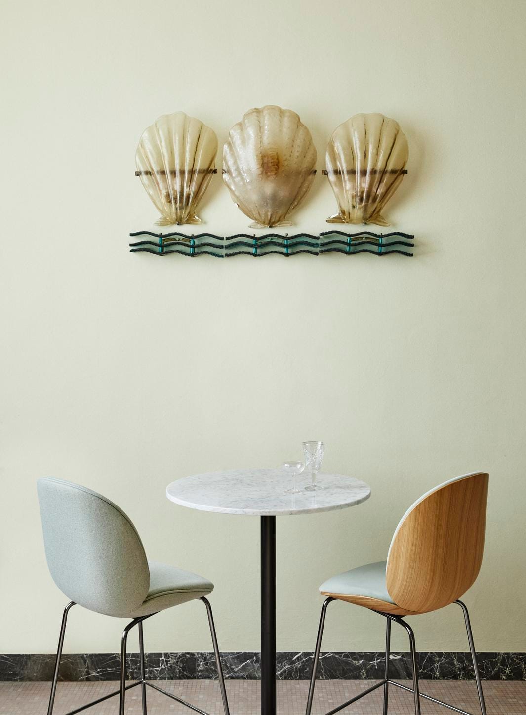 GUBI 1.0 bar table - Image 2
