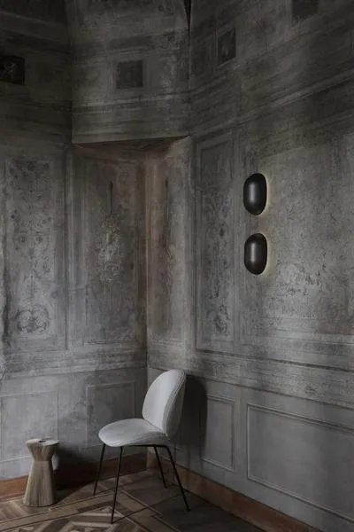 GUBI Howard wall lamp, gunmetal - Image 2