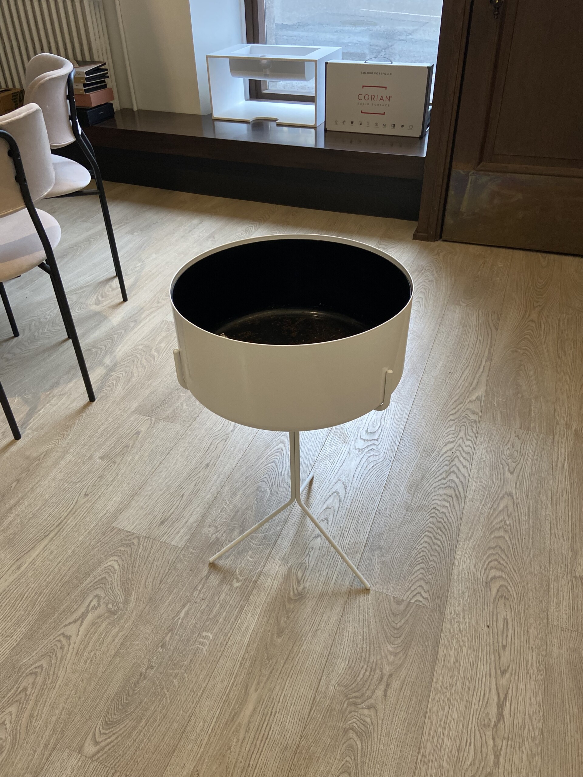 Swedese DRUM-pöytä/ruukku, korkea, valkoinen, outlet - Image 3
