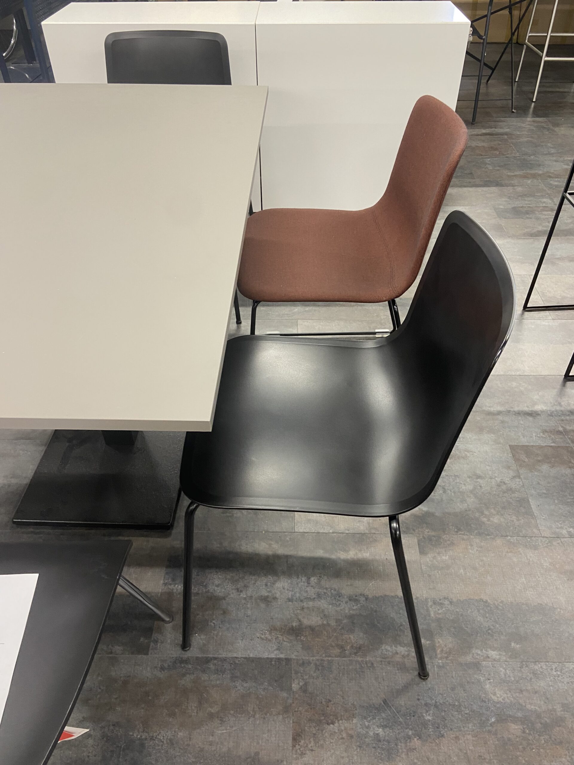 Fredericia PATO-tuoli (2kpl jäljellä), 4-leg, musta polypropeeni/musta, outlet - Image 4