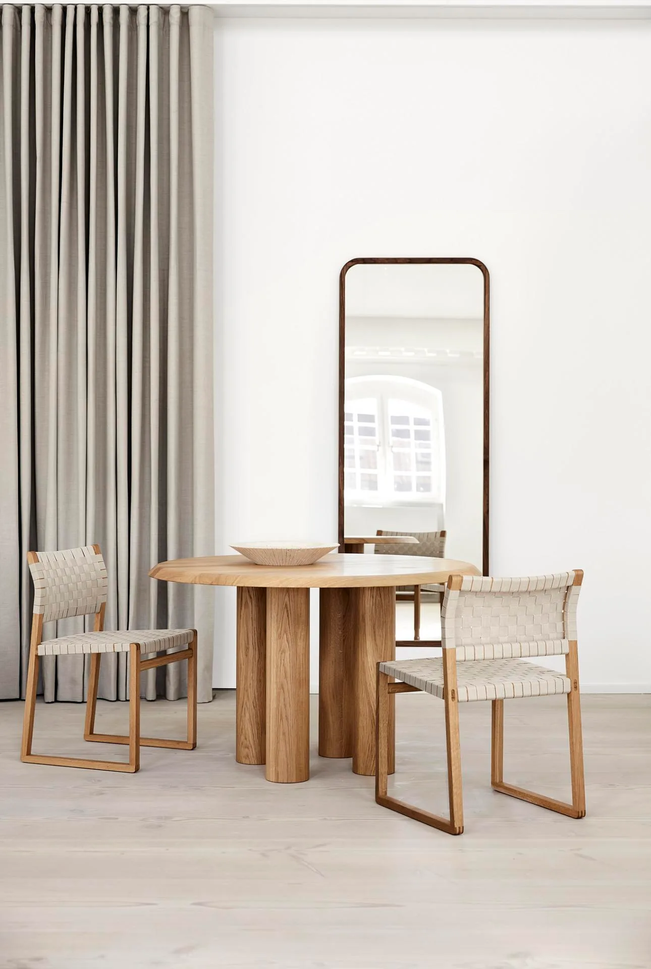 Fredericia ISLETS -dining table, Ø 120 cm, light oiled oak - Image 3