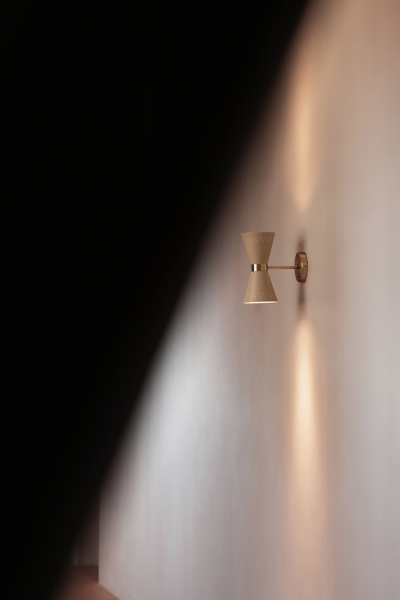 Audo Copenhagen COLLECTOR wall lamp - Image 4