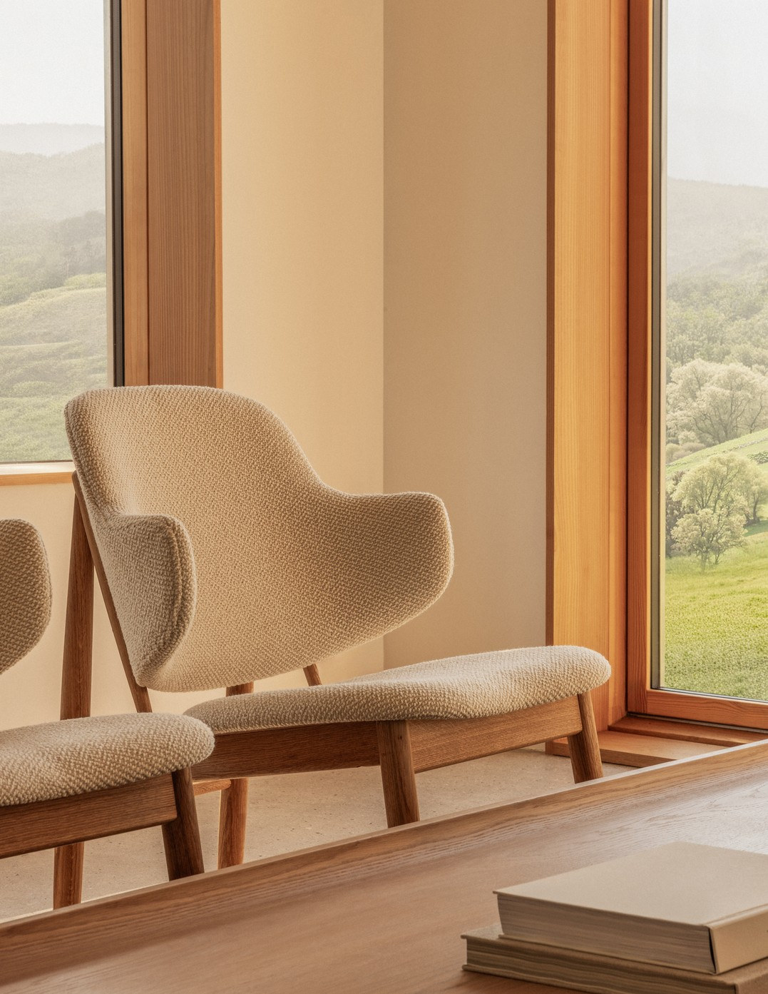 Audo Copenhagen THE PENGUIN lounge chair, wooden legs, fully upholstered - Image 3