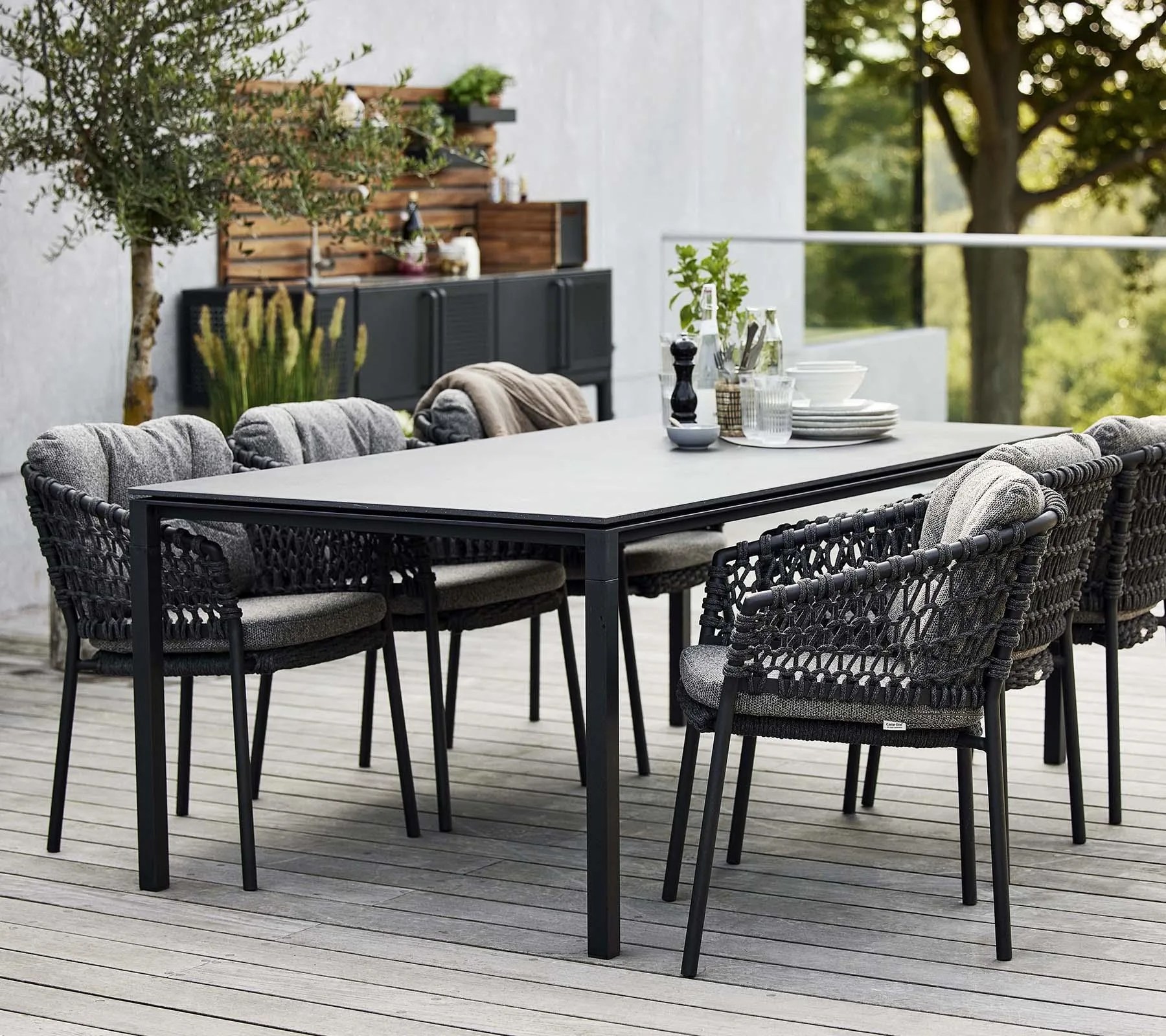 Cane-line OCEAN chair with cushions, dark grey - Image 5