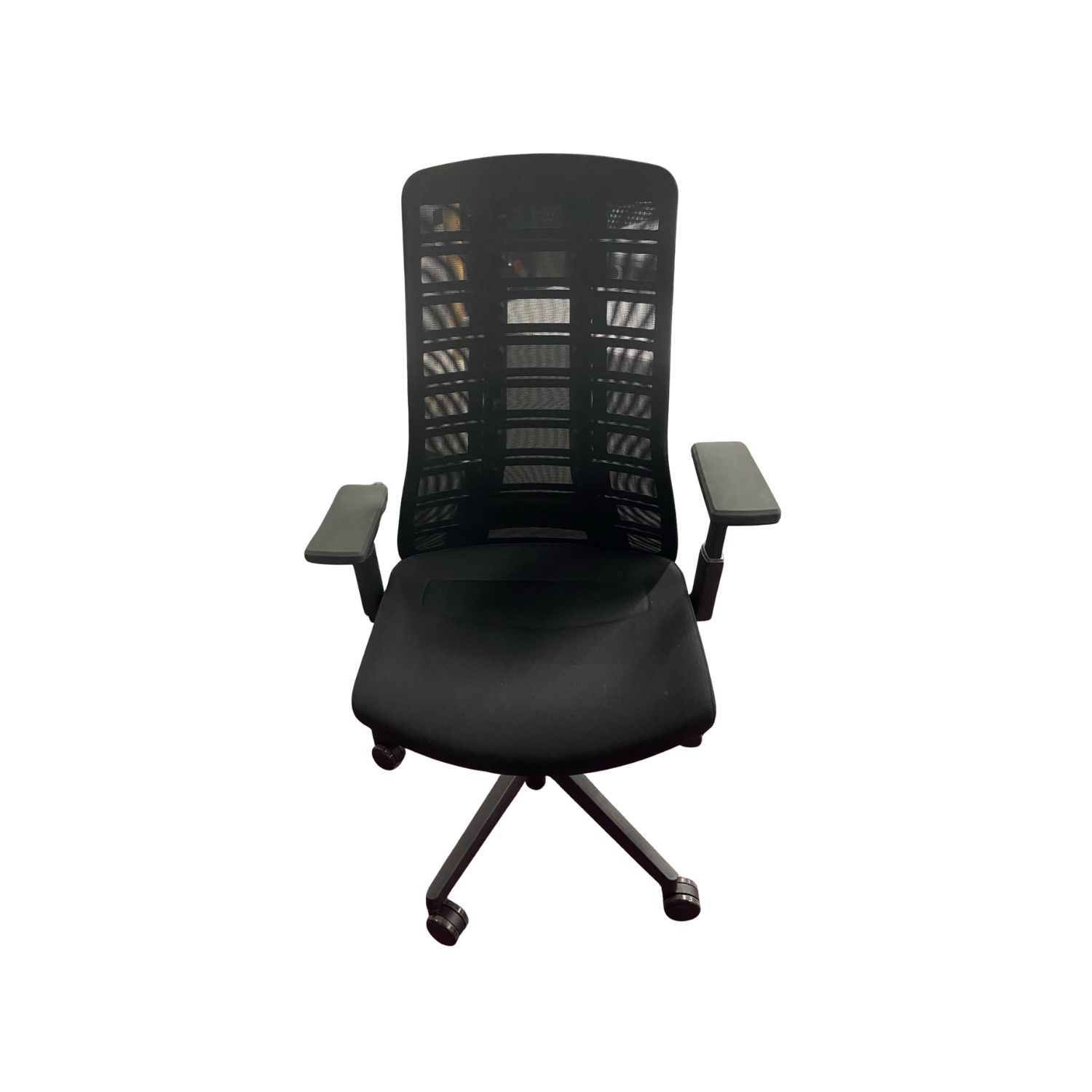 Interstuhl PURE 113 -työtuoli, musta verhoilu/musta, outlet