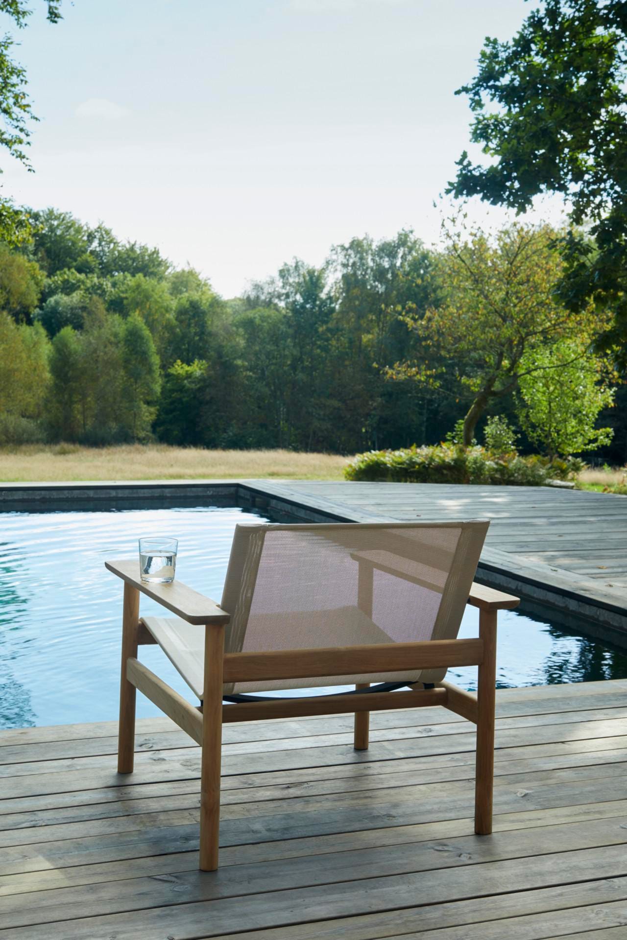 Fritz Hansen PELAGUS -lounge chair, sand/teak - Image 4