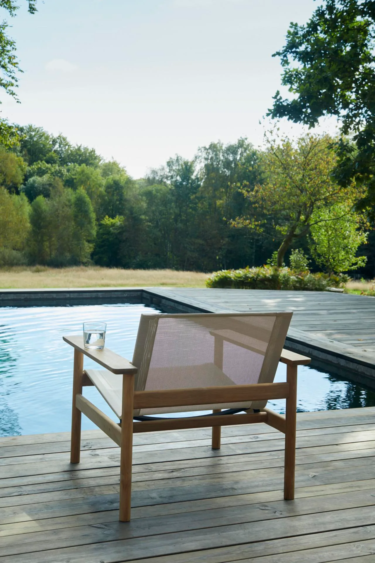 Fritz Hansen PELAGUS -lounge chair, sand/teak - Image 4