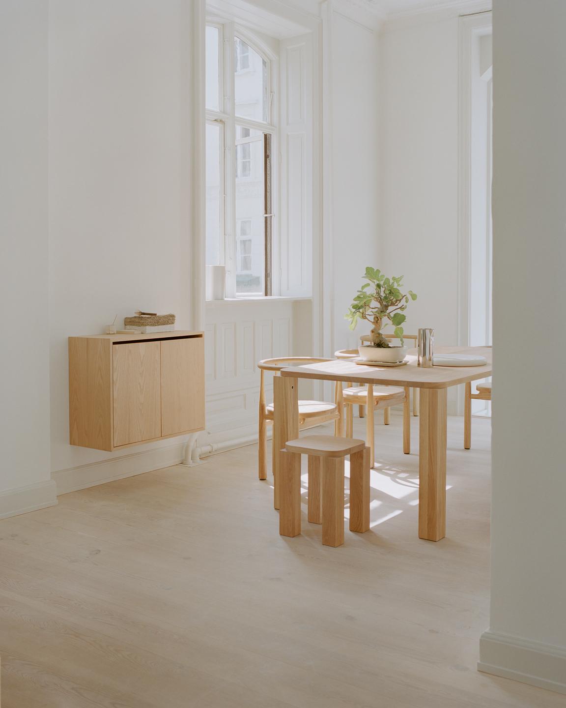 New Works CABINET -säilytyskaluste ovilla, korkea - Image 3