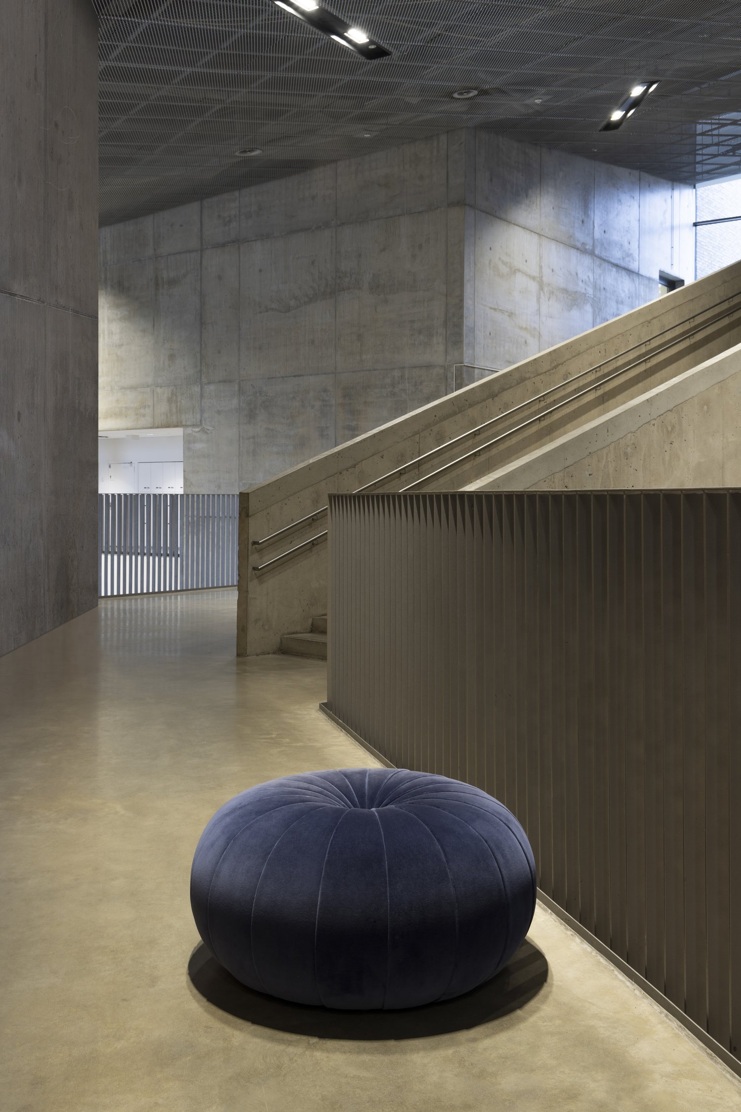 Fleming Collection TORI pouf - Image 3