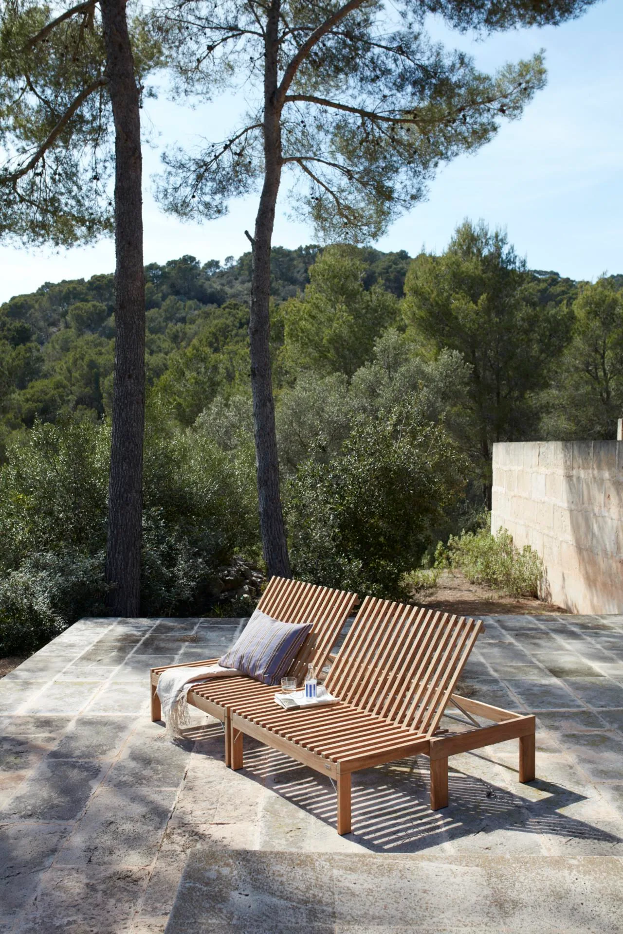 Fritz Hansen RIVIERA LOUNGE -sunbed with cushion, charcoal - Image 3