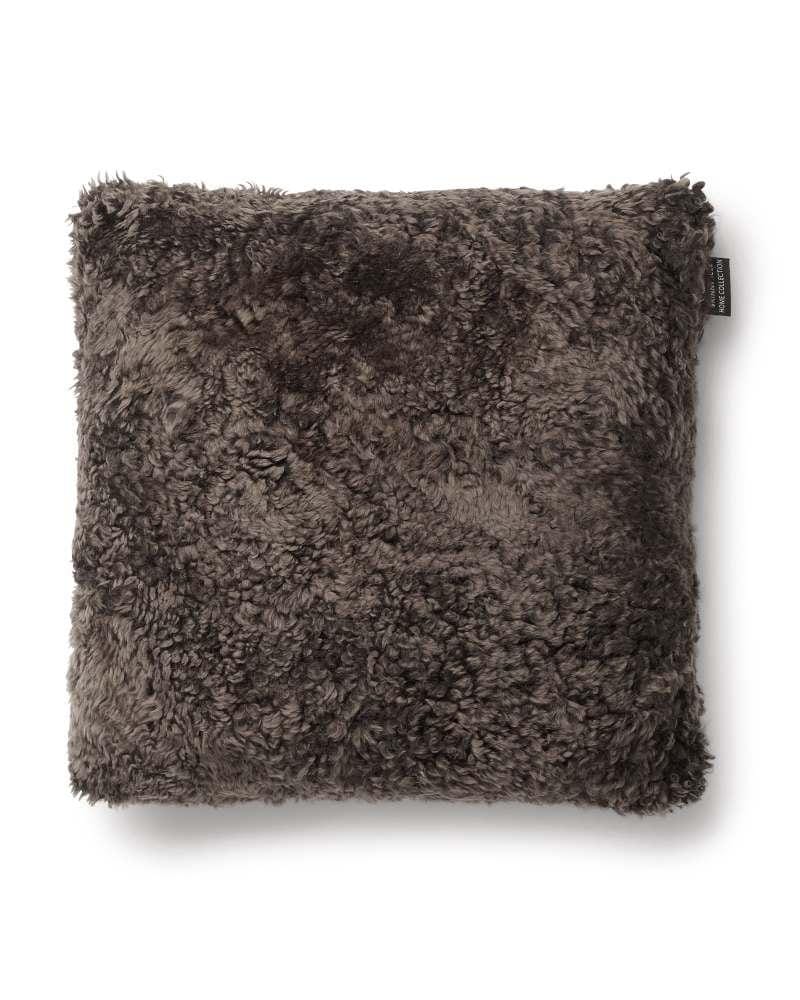 Skinnwille CURLY -tyynynpäällinen, 45x45 cm, tummanruskea