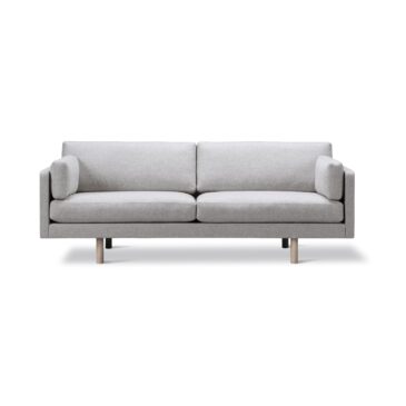 Fredericia EJ220 -2-istuttava sohva 212cm, vaaleanharmaa/saippuoitu tammi