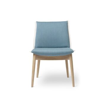 Carl Hansen & Søn E004 EMBRACE -tuoli