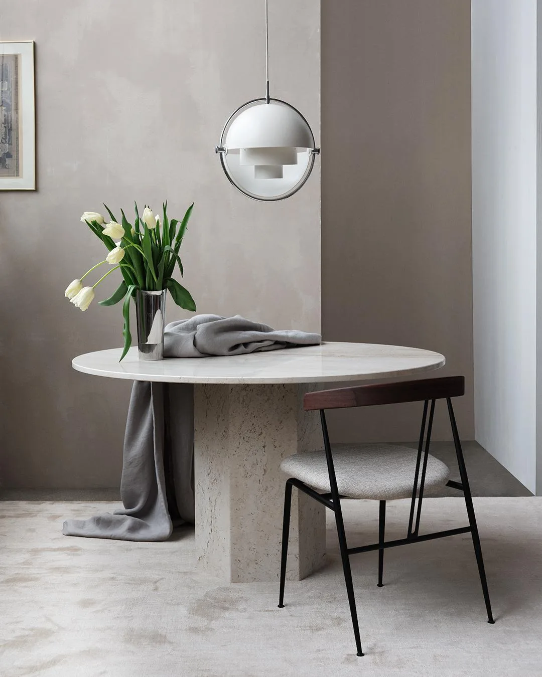 GUBI VIOLIN dining chair, fully upholstered, light grey - Image 3