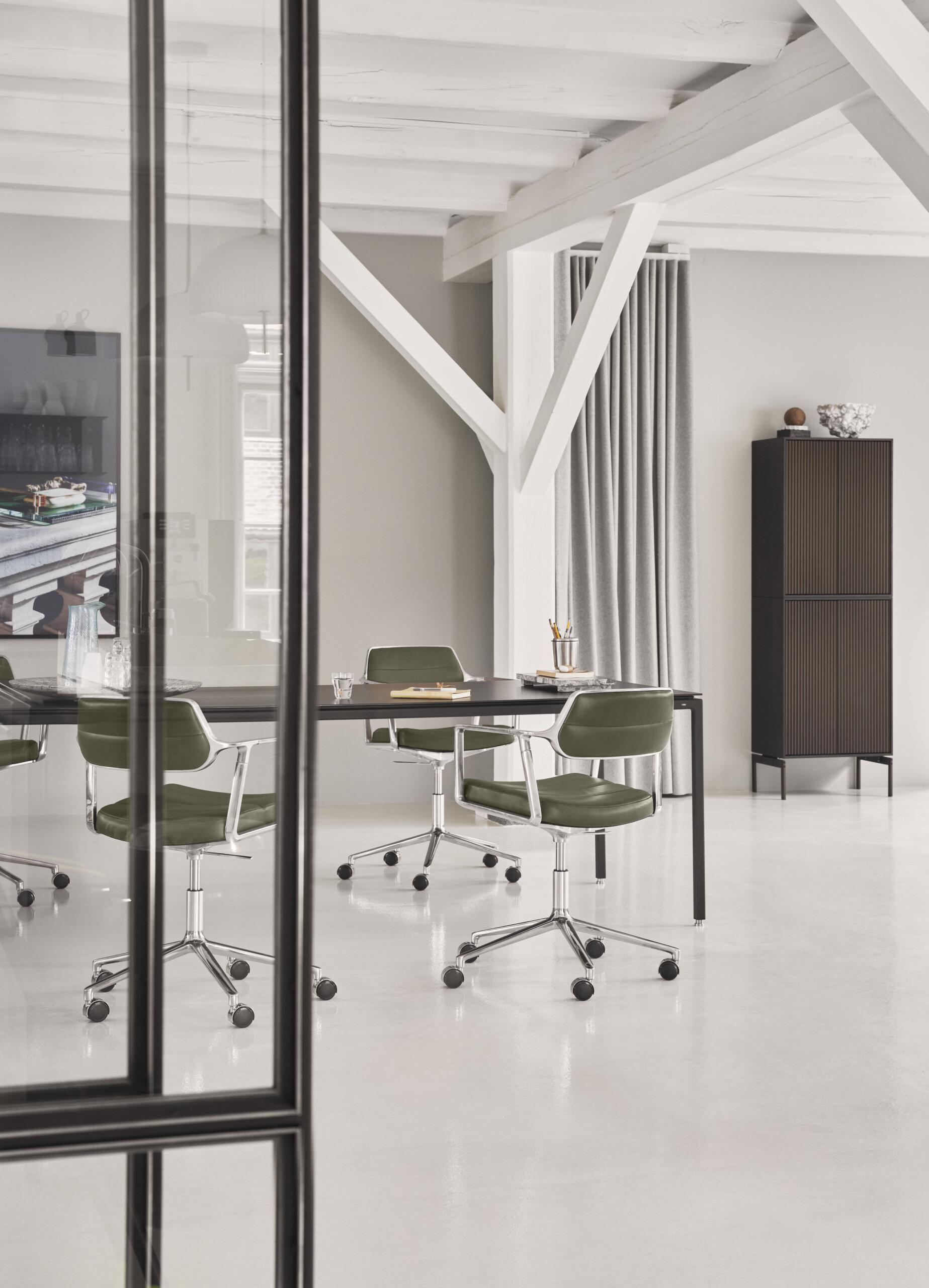 Vipp 453 SWIVEL+ chair - Image 9