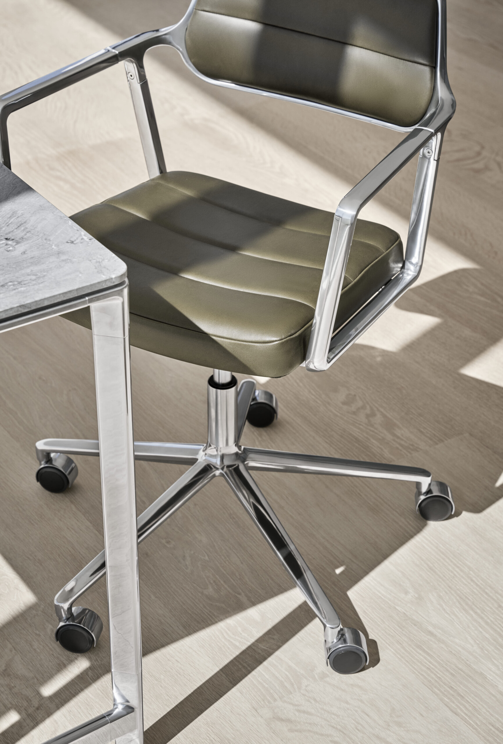 Vipp 453 SWIVEL+ chair - Image 10