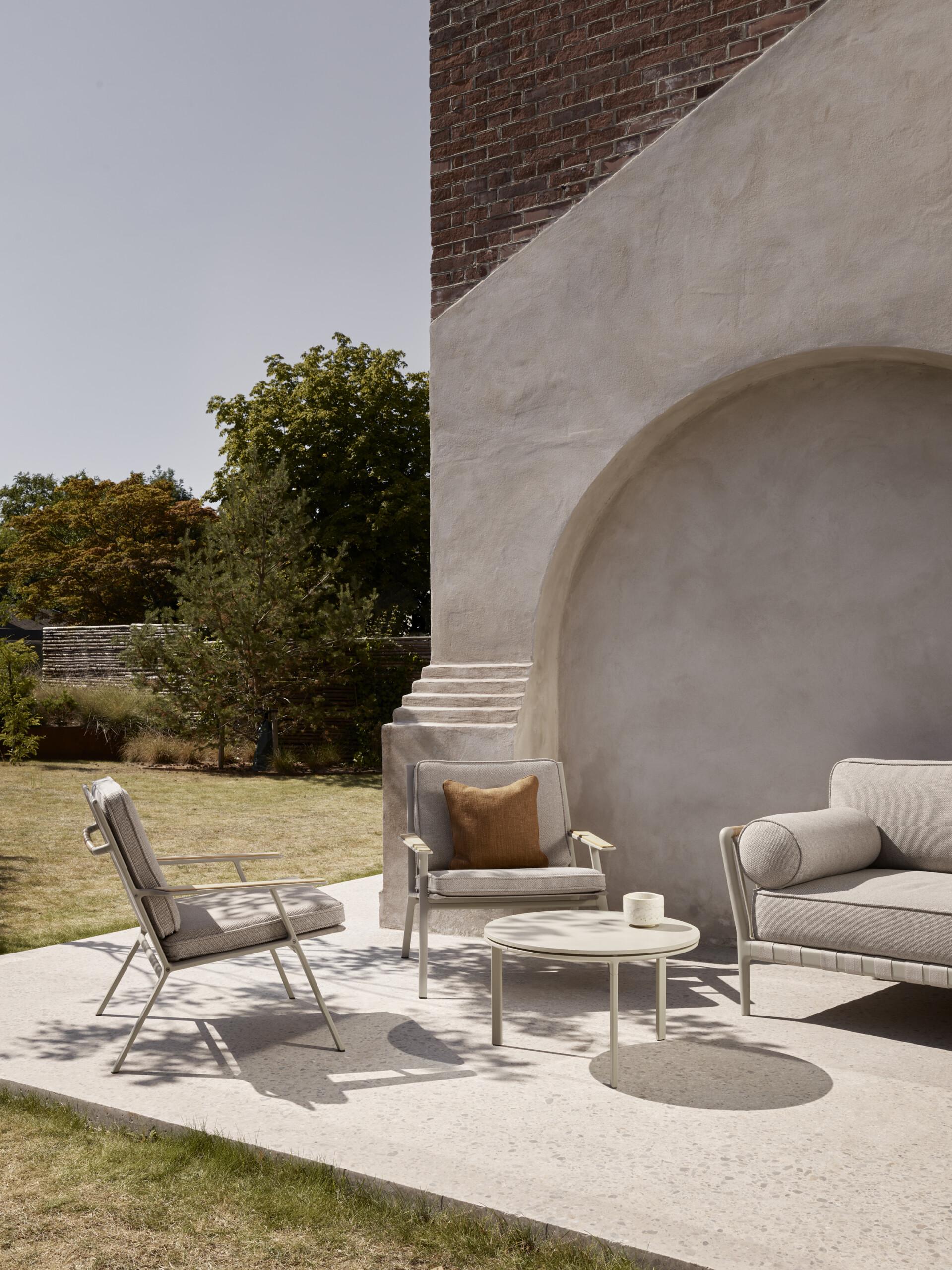 Vipp 713 Open-Air armchair, light grey/beige - Image 3