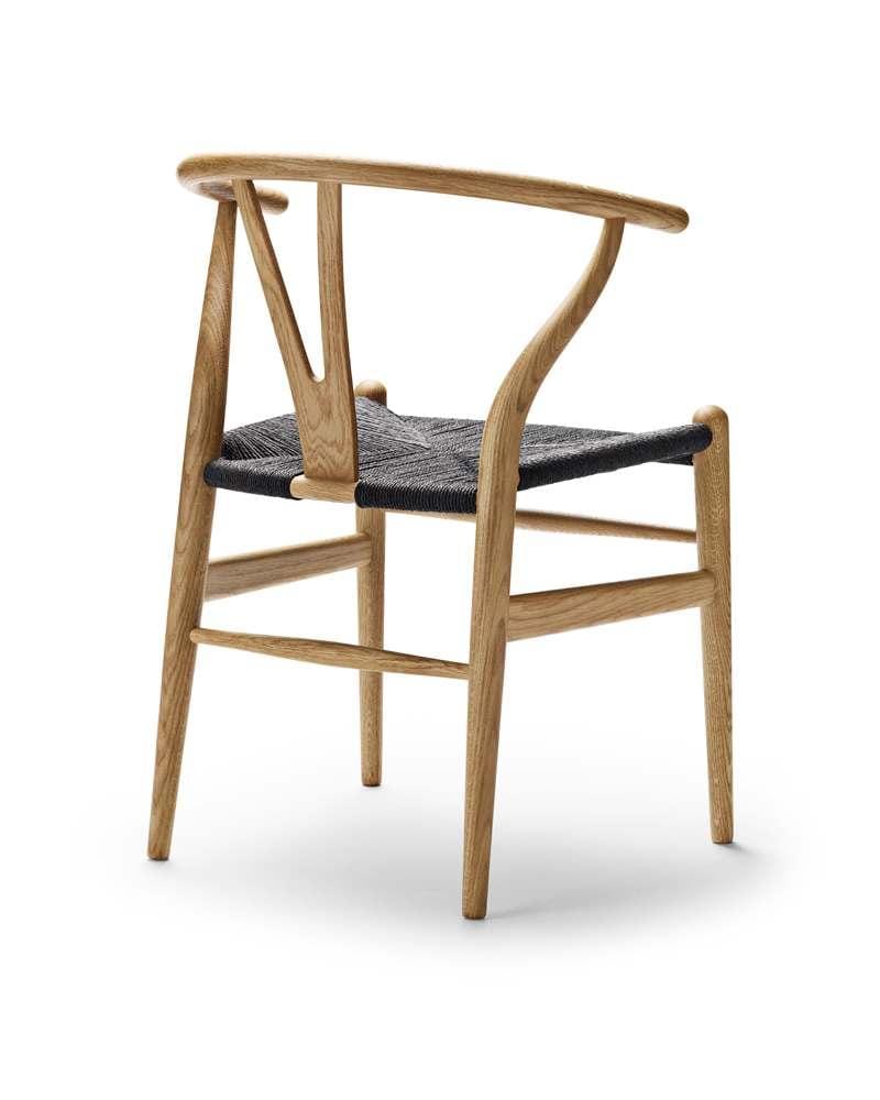Carl Hansen CH24 -tuoli, lakattu tammi/musta istuin - Image 2