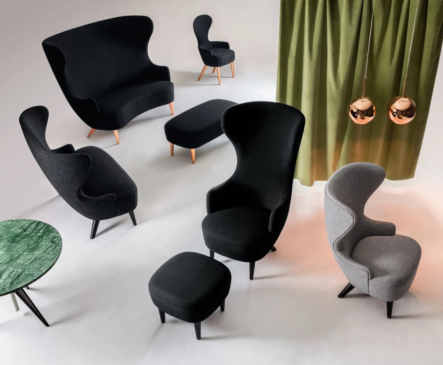 Tom Dixon WINGBACK MICRO -nojatuoli, Gentle-kangas musta/musta tammi - Image 3